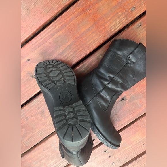 Lovingly used Born boots - Picture 4 of 5